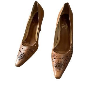 NEW Liz Claiborne Flex High Heels Laser Cut Details Woman’s size 9.5M